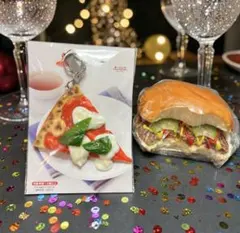 食品サンプル　食べかけハンバーガー＆キーリング　マルゲリータピザのセット、新品！