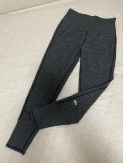 美品　alo yoga チャコール　レギンス　7/8丈　Sサイズ