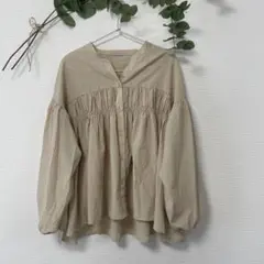 シアーベージュ 長袖シャツ ギャザー入り　大きいサイズオーバーサイズ秋服重ね着