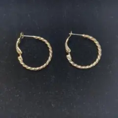フープピアス　リングピアス　両耳用　ゴールドカラー