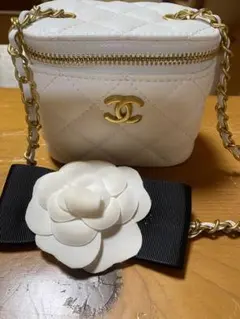 CHANEL ノベルティーマトラッセ チェーンショルダーバッグ ホワイトのサムネイル