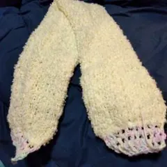 クリーム色 手編み風マフラー フリンジ付き