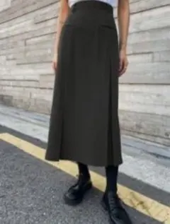 ダークグリーン プリーツロングスカート