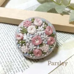 【No.961】ハンドメイド刺繍ブローチ　ラブリー　ローズ　♡