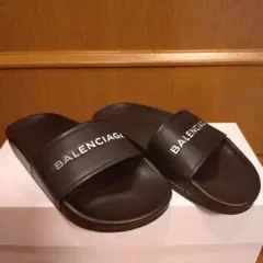 BALENCIAGA ブラック サンダル 36のサムネイル