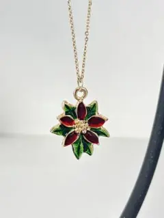 セール中！　クリスマス　ネックレス　アクセサリー　飾り　ポインセチア　柊