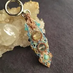 レモンクォーツ×グリーンフローライトのオリジナルデザインマクラメキーホルダー