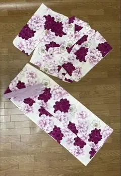 1点限り◇白地に深紅のあやめ咲く乱菊浴衣セット 白地に深紅のあやめ咲く乱菊浴衣セット - メルカリ