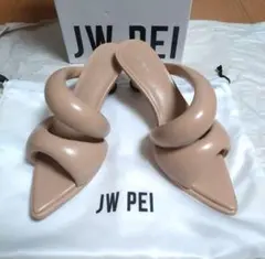 専用　JW PEI ヴィーガンレザー ミュール ベージュのサムネイル
