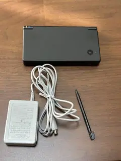 ニンテンドーDSi ブラック 本体と付属品