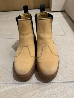 ベージュ スエード サイドゴアブーツ
