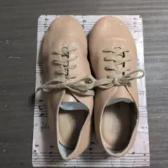 バトンシューズ