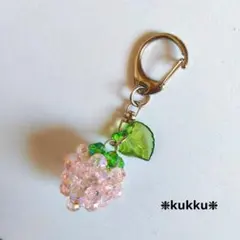 ピンクいちごチャームキーホルダー