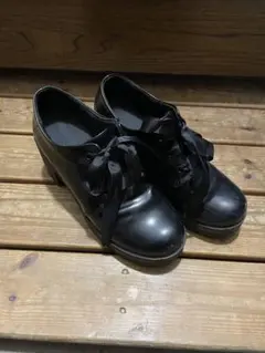 リボン付き黒ローファー 中ヒール