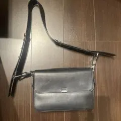 AllSaintsブラックレザーショルダーバッグのサムネイル
