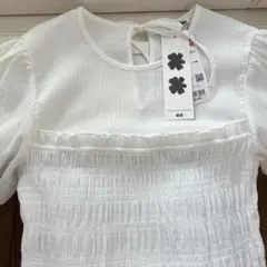 UNIQLO x CECILIE BAHNSENトップスタグ付き未使用品のサムネイル