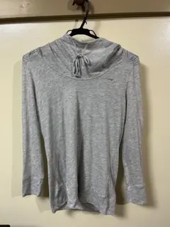Reebok グレー フード付き長袖トップス