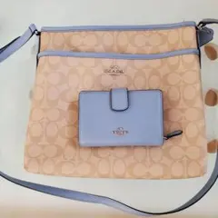 COACH シグネチャー 斜め掛けショルダー＆2つ折り財布