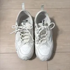 NIKE TC7900 オフホワイト　25.5cm