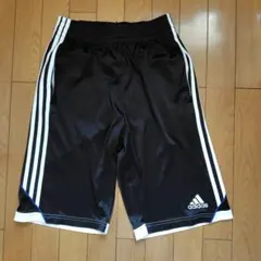 アディダス短パン3本目線