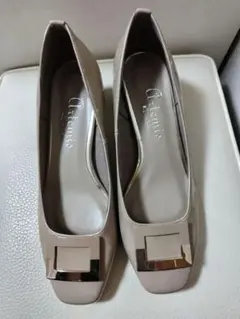 【DIANA】バックル付きパンプス　ベージュ23センチ