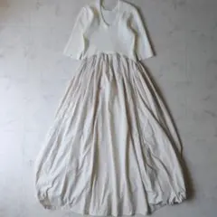 美品✨エミアトリエ　ニットドッキングタフタワンピース　アイボリー　フレアのサムネイル