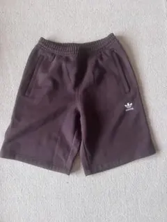 アディダス　ハーフパンツ