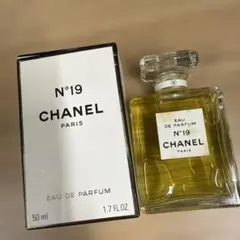 I*u様 CHANEL N°19 Eau de Parfum 50ml