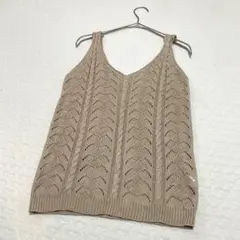 ＊美品 ケーブル編みノースリーブニット【M】Vネック　サマーセーター ベージュ