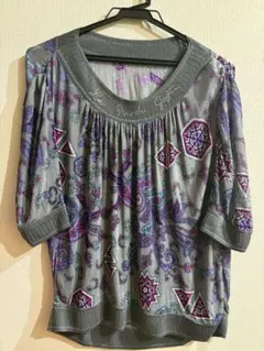 伊太利屋/La Moda Gojiペイズリー柄 グレー トップス 11号のサムネイル