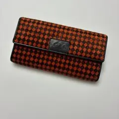 オレンジと黒のチェック柄長財布