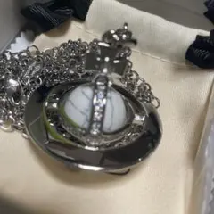 Vivienne Westwood オーブネックレス 大理石