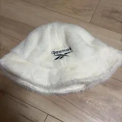 Reebok クリーム色 バケットハット