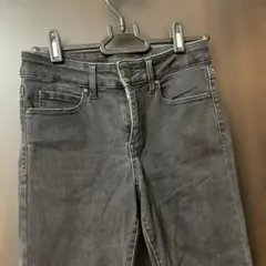 ブラック ダメージスキニーデニム　ユニクロ　UNIQLO