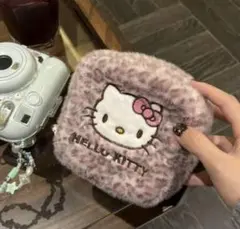 即購入O.K キティふわふわピンクヒョウ柄ポーチ
