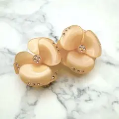 【極美品】アレクサンドルドゥパリ　バレッタ　双子カメリア　ピンクベージュ系
