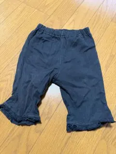 黒のフリル付きキッズパンツ 100 キッズ こども