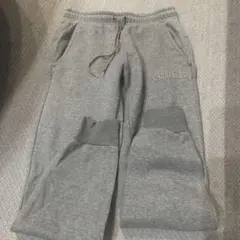 PUMA グレー ジョガーパンツ