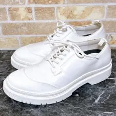 【950】✨美品✨ ZARA 厚底スニーカー　ホワイト　シンプルのサムネイル