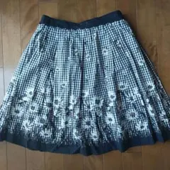 値下げレストローズ LEST ROSE 春夏向き 花柄スカート