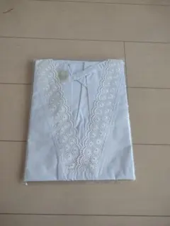 ホワイト レース付き Vネック割烹着