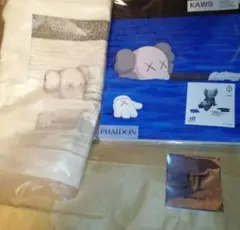 kaws カウズ　UNIQLO　ユニクロ　アートブック　トートバック　Tシャツ