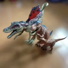 スピノサウルスとティラノサウルス フィギュアセット