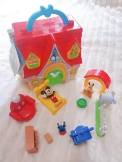 値下げディズニーストア　ミッキー＆プルート おもちゃハウス ハンドル付きのおうち
