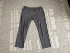 ユニクロ　ストレッチスリムパンツ　グレー