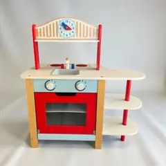 木製調理器具セットと子供用キッチン