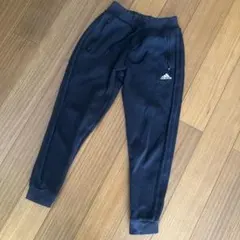 adidas ブラック ジャージパンツ