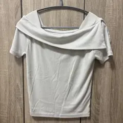 オフショルダー ホワイト 半袖Tシャツ　韓国　セクシー　夏服