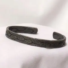 バングル リーフ柄 ヴィンテージ感 シルバー ブレスレット