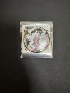 ONE PIECE麦わらストア限定 メタル缶バッジ ギア5 ルフィ約7cm